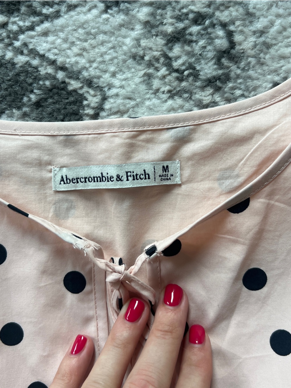 Abercrombie & Fitch Blush Pink Polka Dot Tie-Front Puff Sleeve Top - Picture 3 of 3